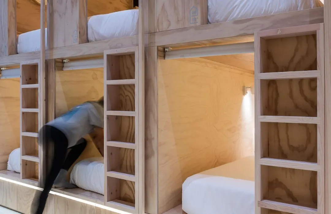Colo Colo Hostel - Single Private Beds-1